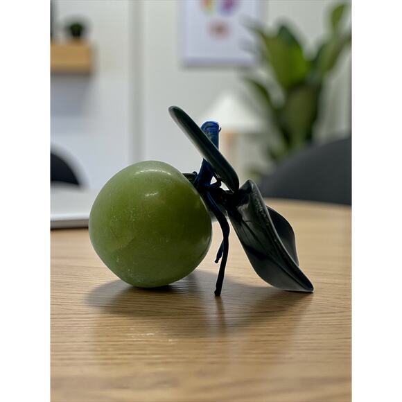 Vintage Serpentine Stone Apple-Carved Leaves-Jade Green-Gemstone Fruit Sculpture - Picture 4 of 6